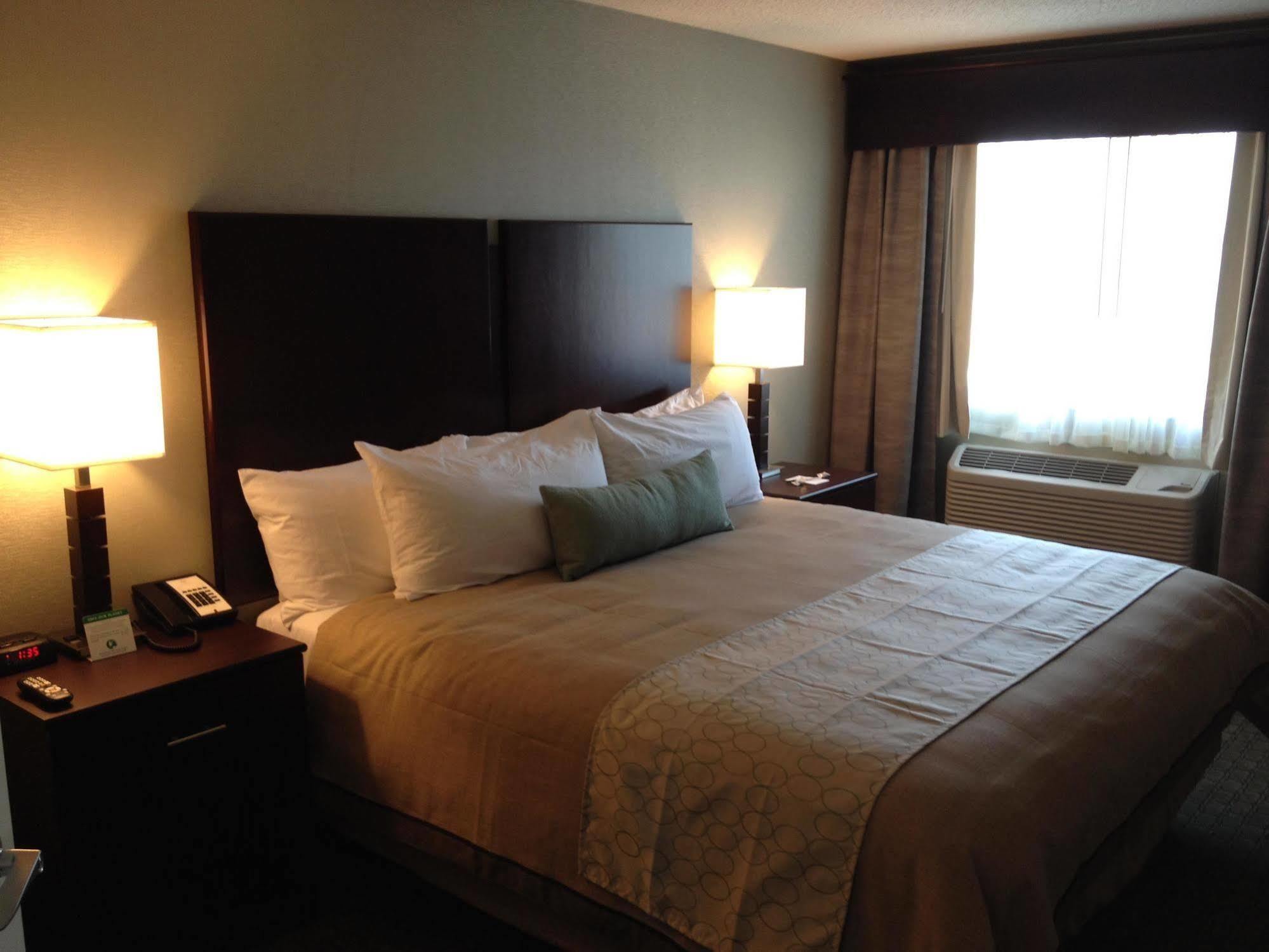 Grandstay Hotel & Suites - Glenwood Екстер'єр фото
