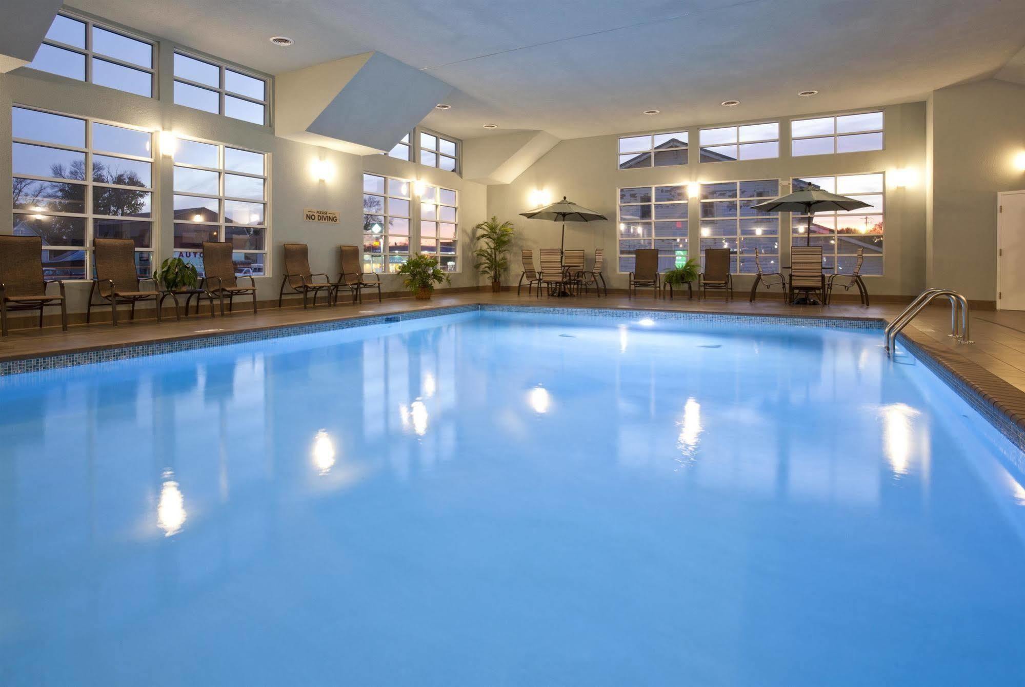 Grandstay Hotel & Suites - Glenwood Екстер'єр фото